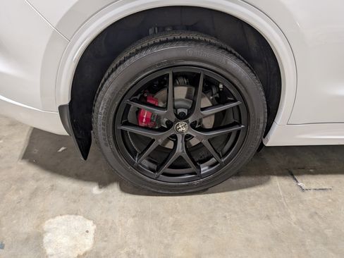 Used 2021 Alfa Romeo Stelvio Ti w/ Premium Package image 18