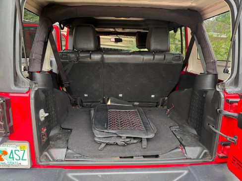 Used 2016 Jeep Wrangler Unlimited Rubicon AWD/4WD image 10