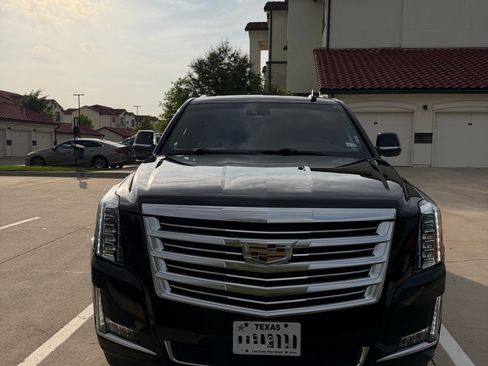 Used 2019 Cadillac Escalade ESV Platinum AWD/4WD image 5