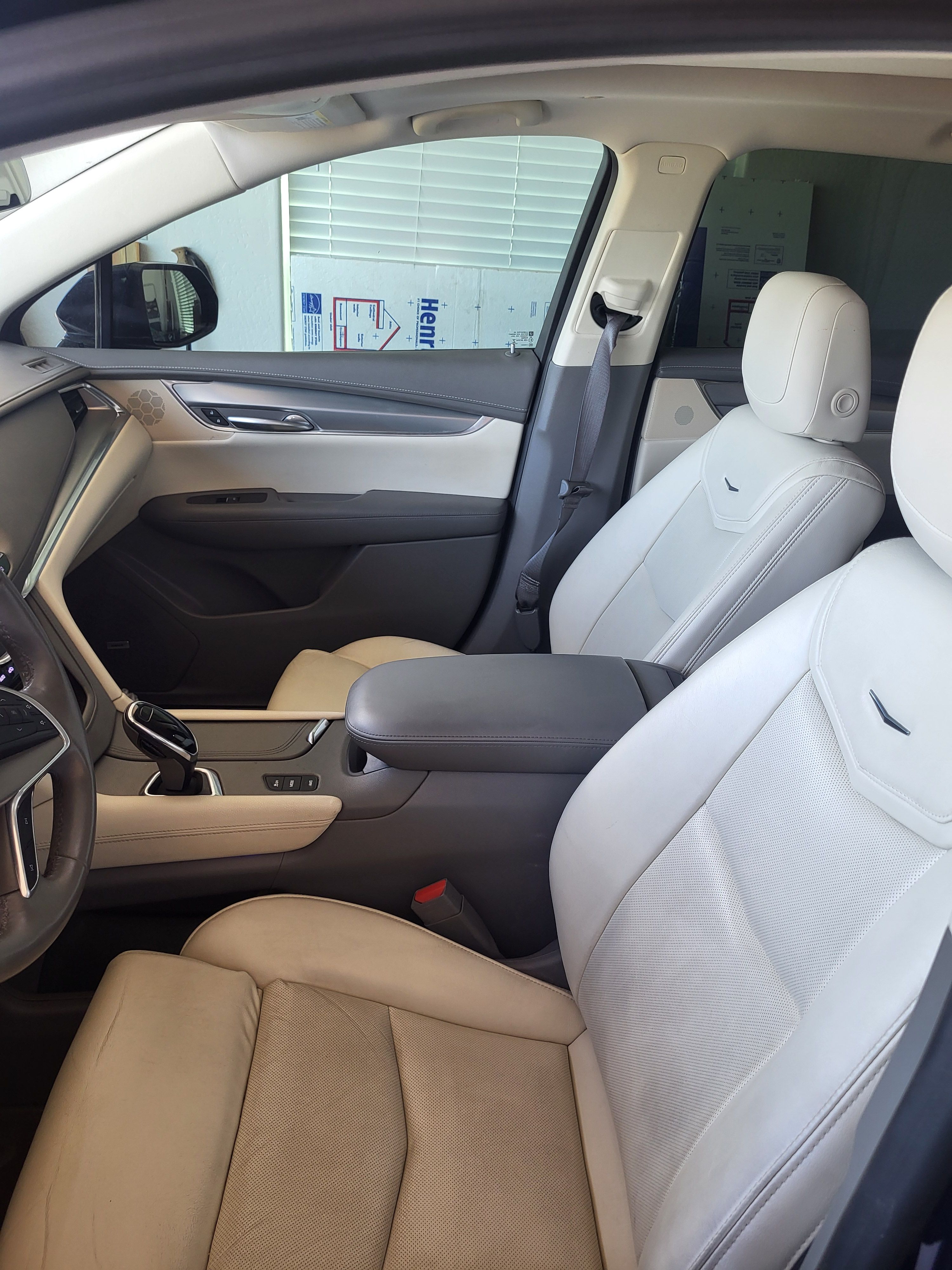 Used 2017 Cadillac XT5 Luxury w/ Driver Awareness Package AWD/4WD image 14