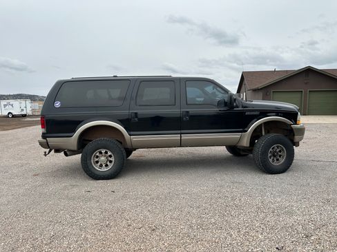 Used 2003 Ford Excursion Eddie Bauer image 2