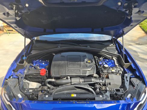 Used 2018 Jaguar F-PACE R-Sport image 21