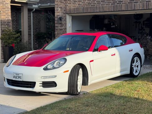 Used 2015 Porsche Panamera image 2