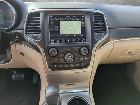 Used 2018 Jeep Grand Cherokee Limited w/ Luxury Group II image 6