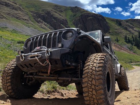 Used 2020 Jeep Gladiator Sport w/ Quick Order Package 24S image 13