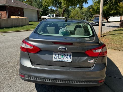 Used 2012 Ford Focus SE image 2