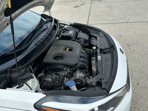 Used 2017 Kia Forte LX image 21