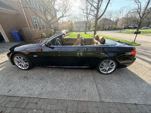 Used 2011 BMW 335i Convertible image 9