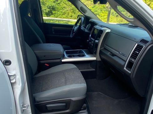 Used 2019 RAM 1500 Big Horn AWD/4WD image 9