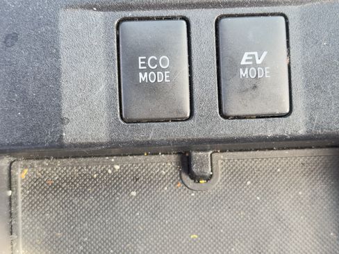 Used 2015 Toyota Camry LE image 13