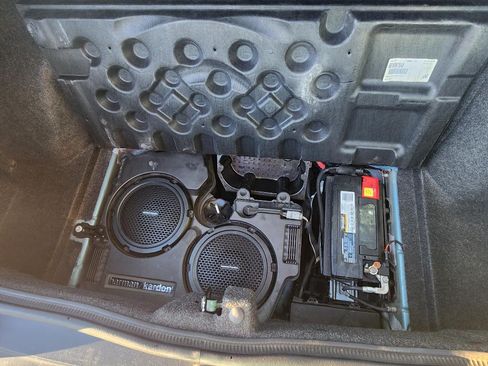 Used 2015 Dodge Challenger R/T Plus image 31