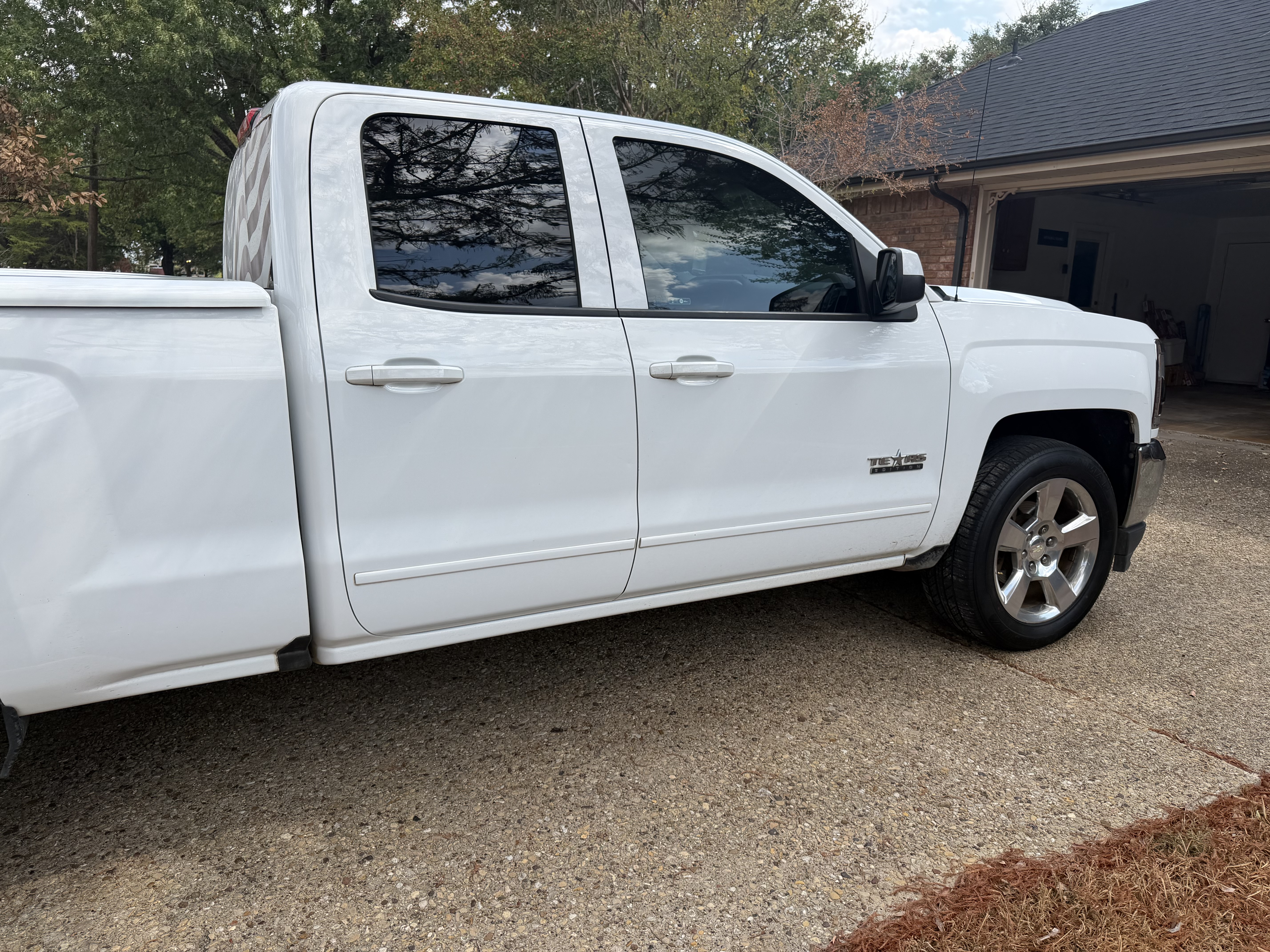 Used 2017 Chevrolet Silverado 1500 LT w/ Texas Edition RWD image 6