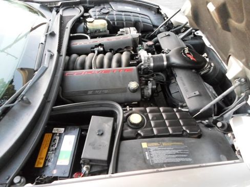 Used 1999 Chevrolet Corvette Convertible w/ Memory Pkg RWD image 17