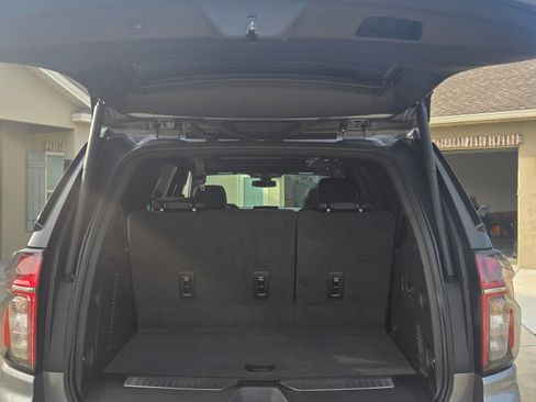 Used 2022 Chevrolet Tahoe Z71 w/ Z71 Off-Road Package image 18