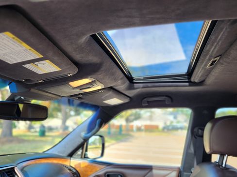 Used 2016 INFINITI QX80 Limited w/ All Season Package image 24