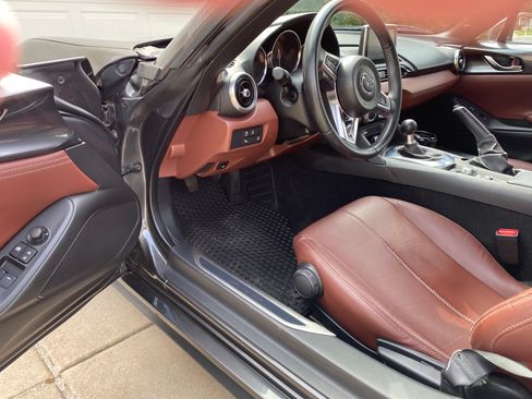 Used 2017 MAZDA MX-5 Miata RF Grand Touring image 6