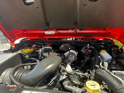 Used 2015 Jeep Wrangler Unlimited Rubicon AWD/4WD image 13