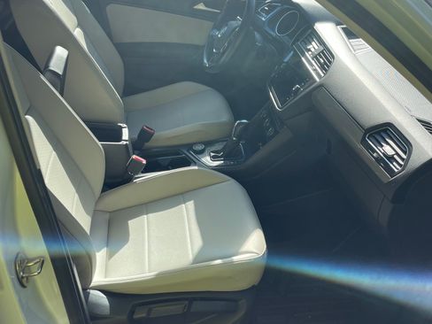 Used 2019 Volkswagen Tiguan SE AWD/4WD image 10