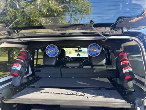 Used 2022 Jeep Wrangler Unlimited Sahara w/ Cold Weather Group image 18