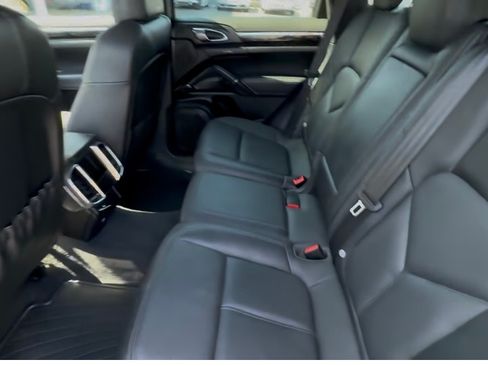 Used 2012 Porsche Cayenne w/ Convenience Pkg AWD/4WD image 15