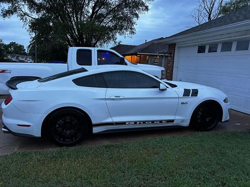 Used 2019 Ford Mustang GT w/ Equipment Group 301A image 7