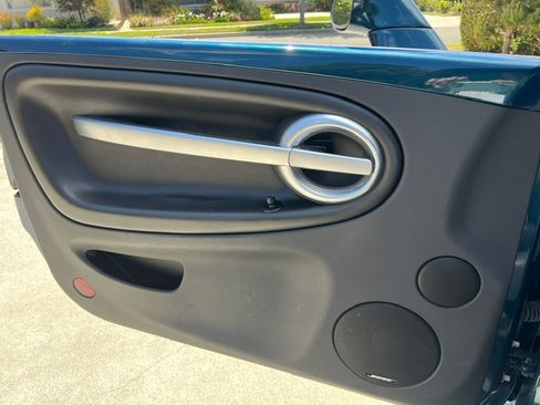 Used 2005 Chevrolet SSR w/ Preferred Equipment Group RWD image 20