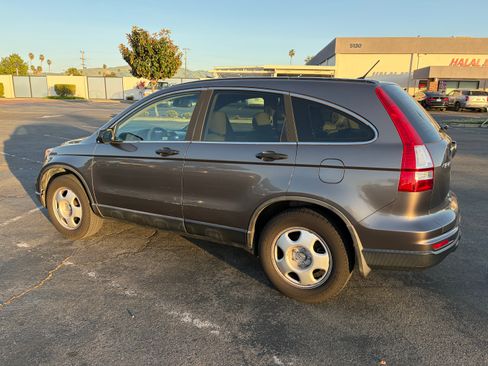 Used 2010 Honda CR-V LX image 2