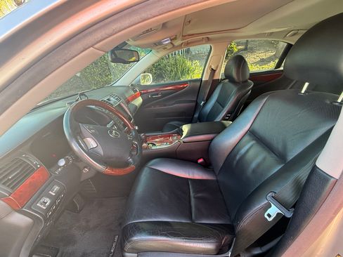 Used 2012 Lexus LS 460 w/ Luxury Value Edition RWD image 9