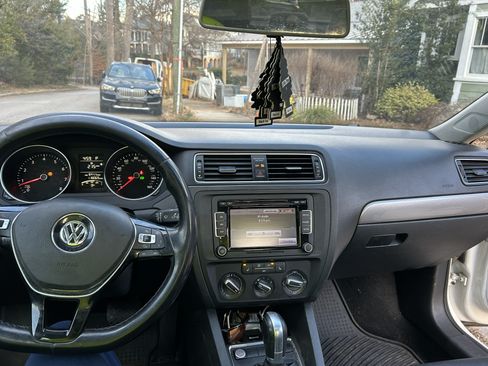 Used 2015 Volkswagen Jetta SE image 5