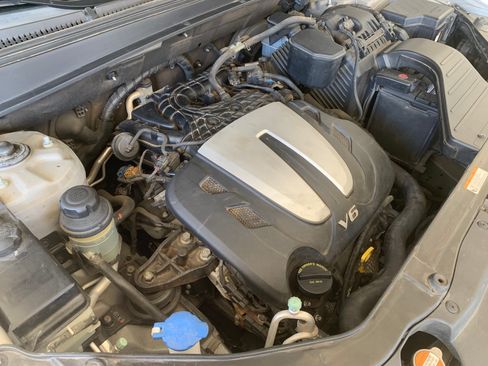 Used 2010 Hyundai Santa Fe SE image 15