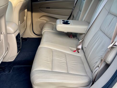 Used 2014 Jeep Grand Cherokee Limited image 11