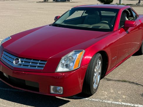 Used 2004 Cadillac XLR image 1