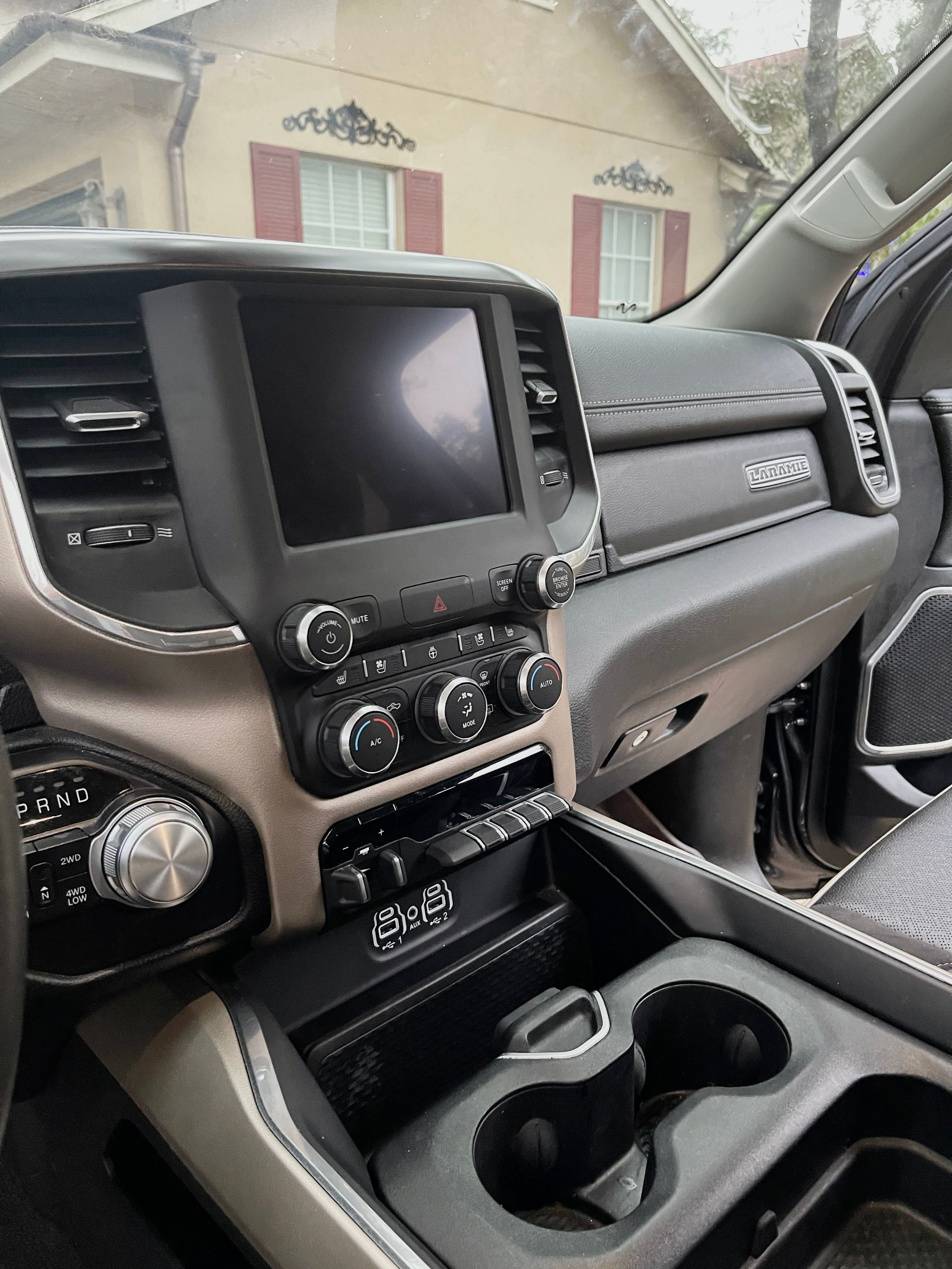 Used 2022 RAM 1500 Laramie AWD/4WD image 14