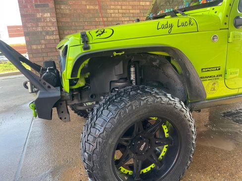 Used 2012 Jeep Wrangler Unlimited Sport image 11