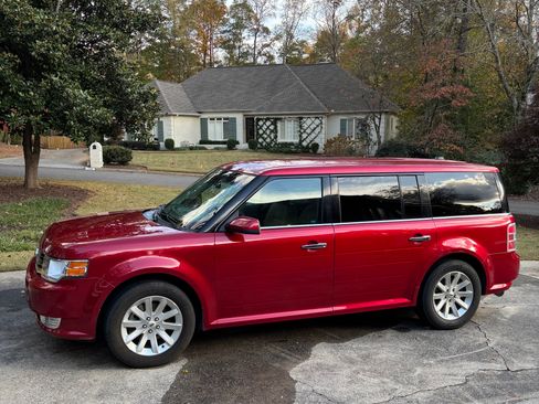 Used 2011 Ford Flex SEL w/ Rapid Spec Order Code image 2