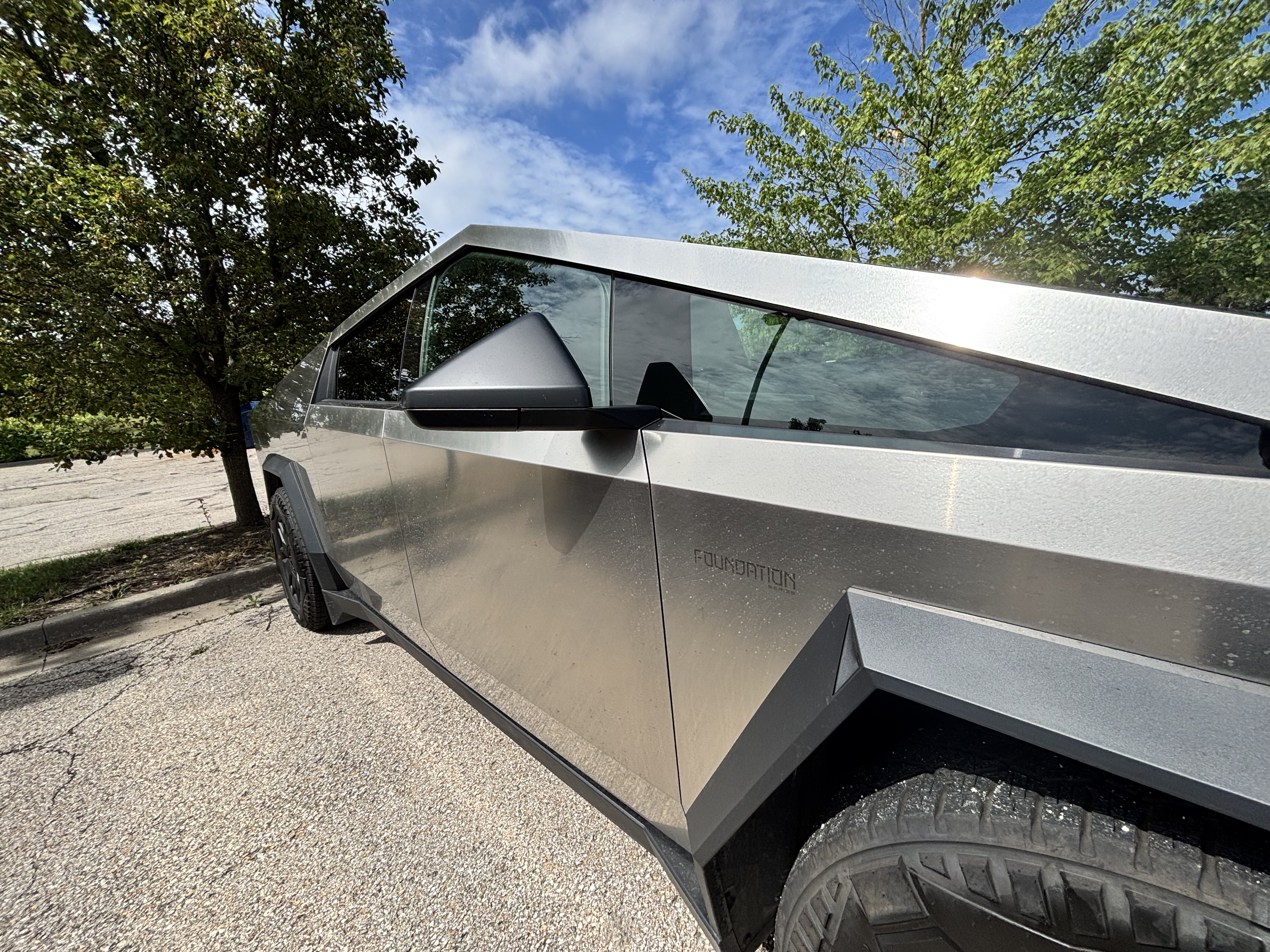 Used 2024 Tesla Cybertruck AWD Crew Cab image 9