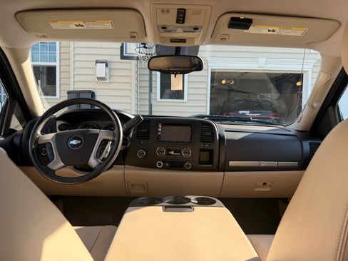 Used 2010 Chevrolet Silverado 1500 LT w/ Power Pack Plus image 8