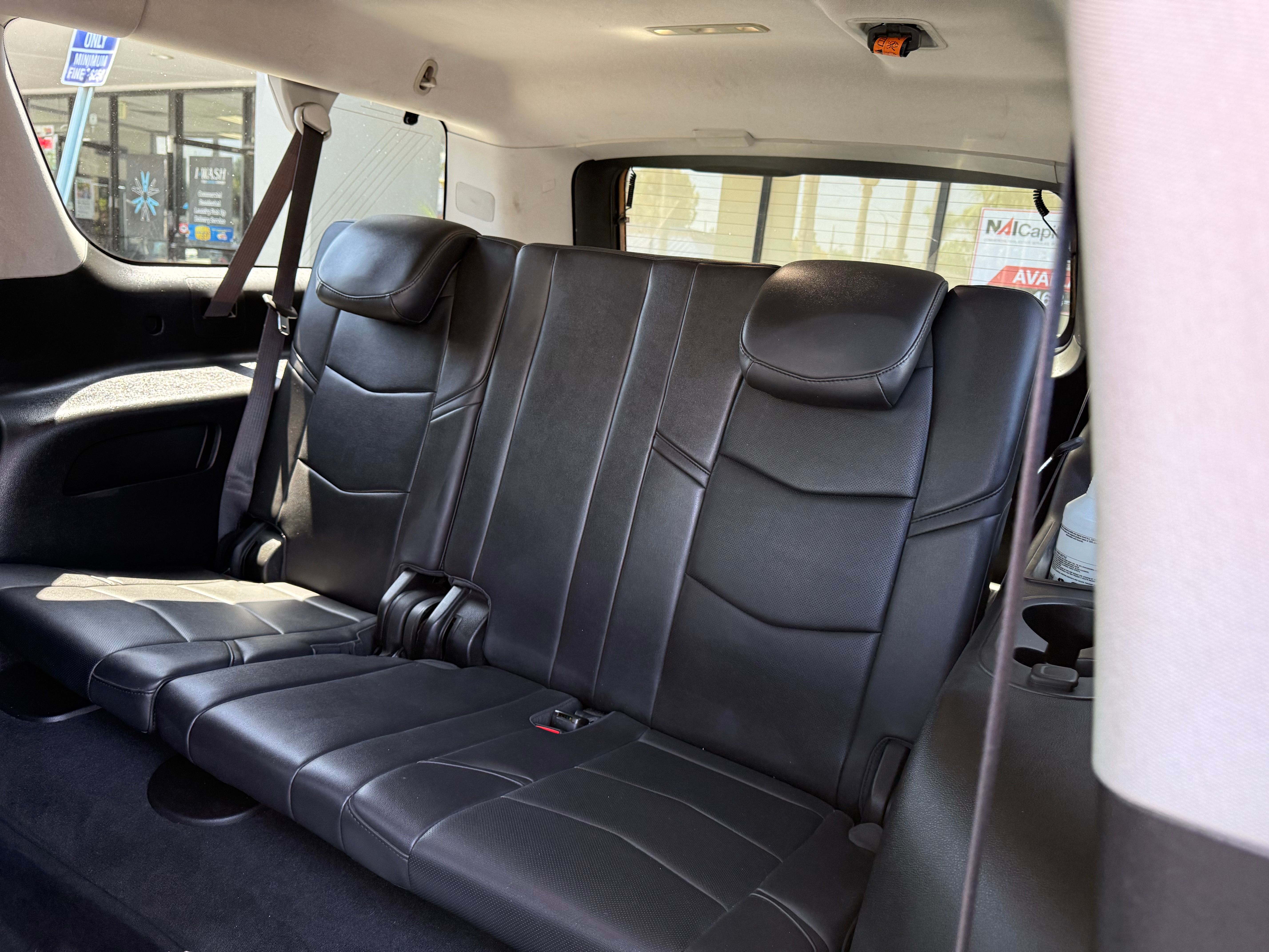 Used 2018 Cadillac Escalade ESV Luxury RWD image 9