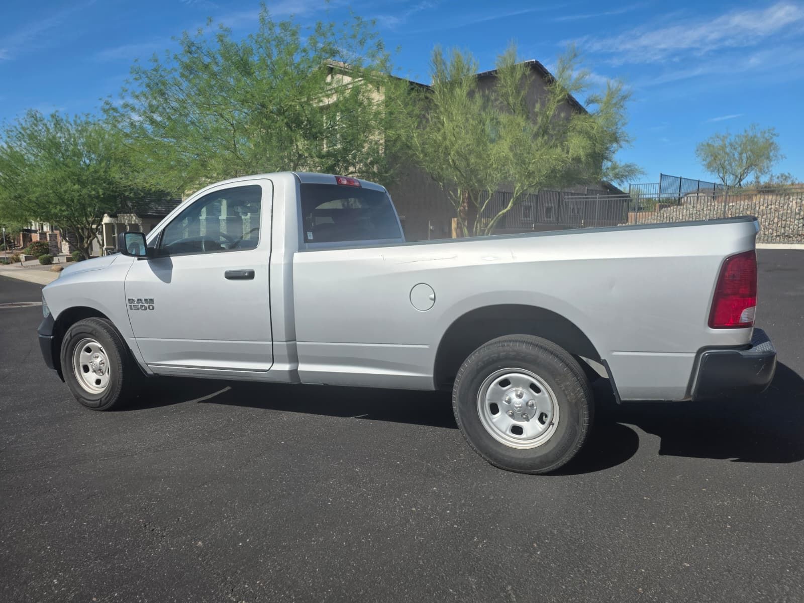Used 2018 RAM 1500 Express RWD image 9