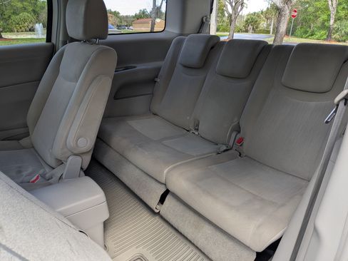 Used 2017 Nissan Quest SV image 27