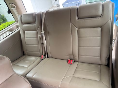 Used 2004 Ford Expedition XLT AWD/4WD image 6