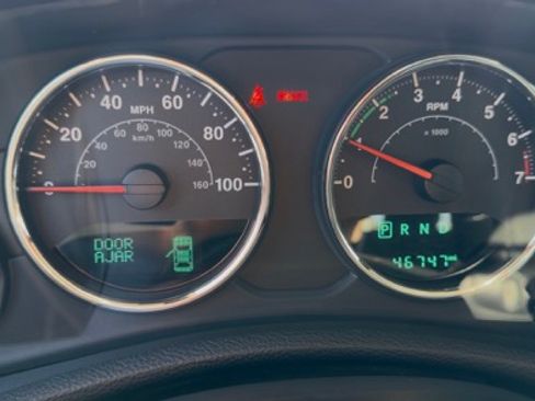 Used 2018 Jeep Wrangler Sport AWD/4WD image 8