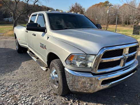 Used 2013 RAM 3500 Tradesman w/ Chrome Appearance Group image 2