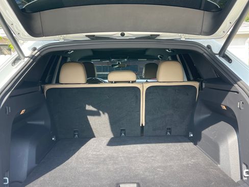 Used 2020 Volkswagen Atlas Cross Sport SE w/ Panoramic Sunroof Package image 11