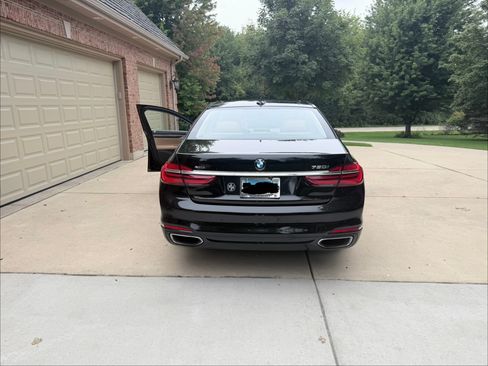 Used 2017 BMW 750i xDrive AWD/4WD image 11