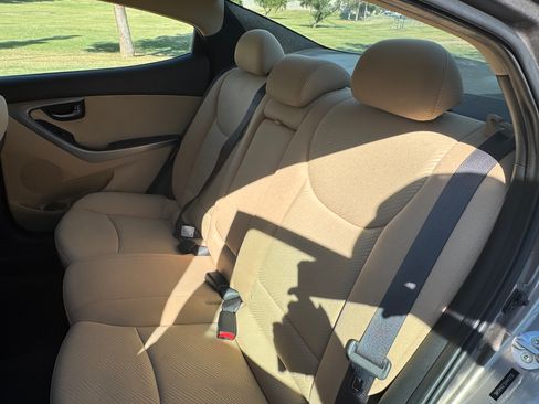 Used 2013 Hyundai Elantra GLS w/ Preferred Pkg image 16