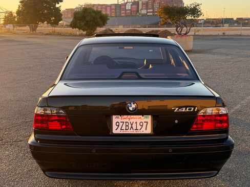 Used 2000 BMW 740i RWD image 2