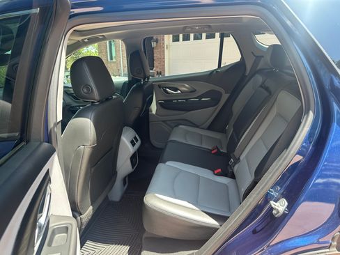 Used 2022 GMC Terrain SLT w/ Infotainment Package II AWD/4WD image 8