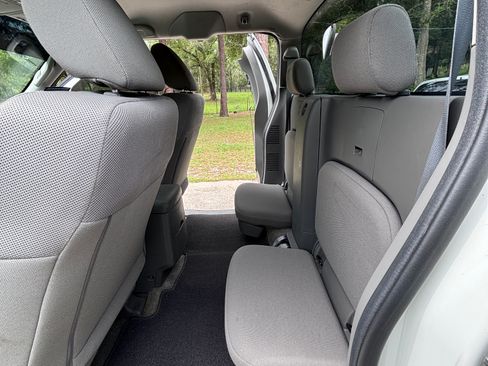 Used 2018 Nissan Frontier S RWD image 19