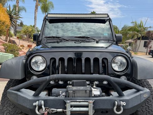 Used 2017 Jeep Wrangler Unlimited Sport w/ Quick Order Package 24S AWD/4WD image 8